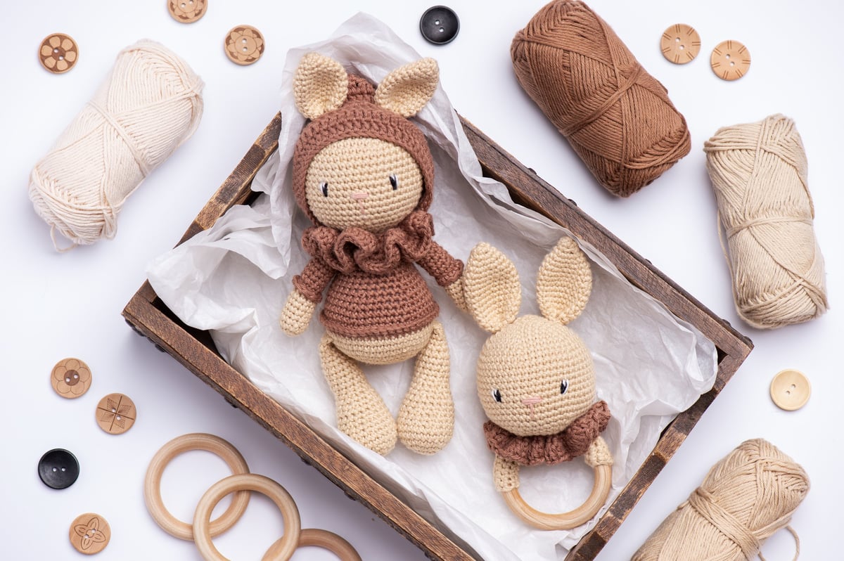 Conejito amigurumi tejido a mano en crochet