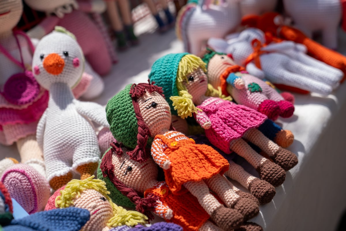 Amigurumis hechos a mano en exhibición